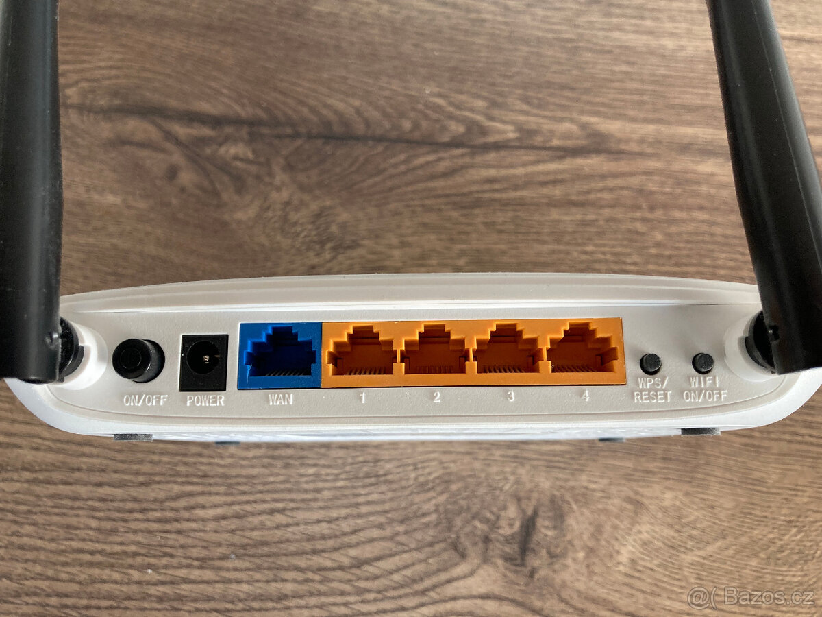 Modemy a eet top box + různé kabely - 13