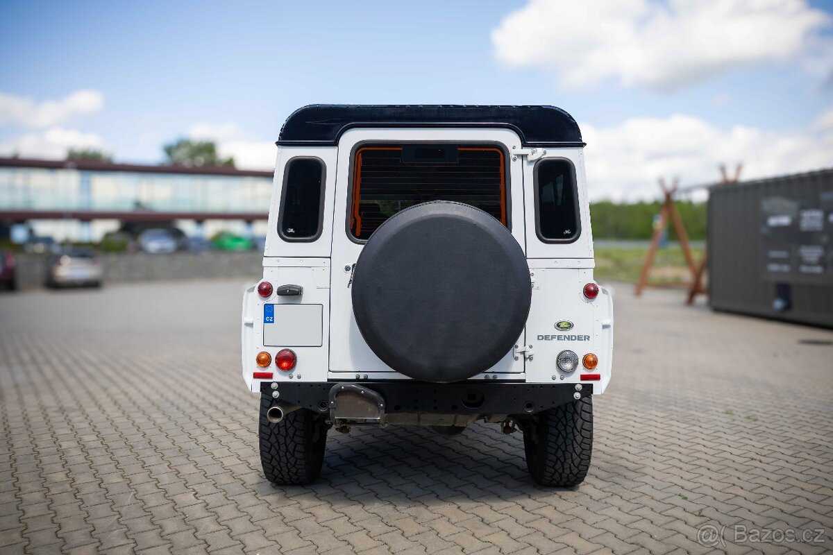 MIMOŘÁDNÁ NABÍDKA – LAND ROVER DEFENDER 110 STW - 13