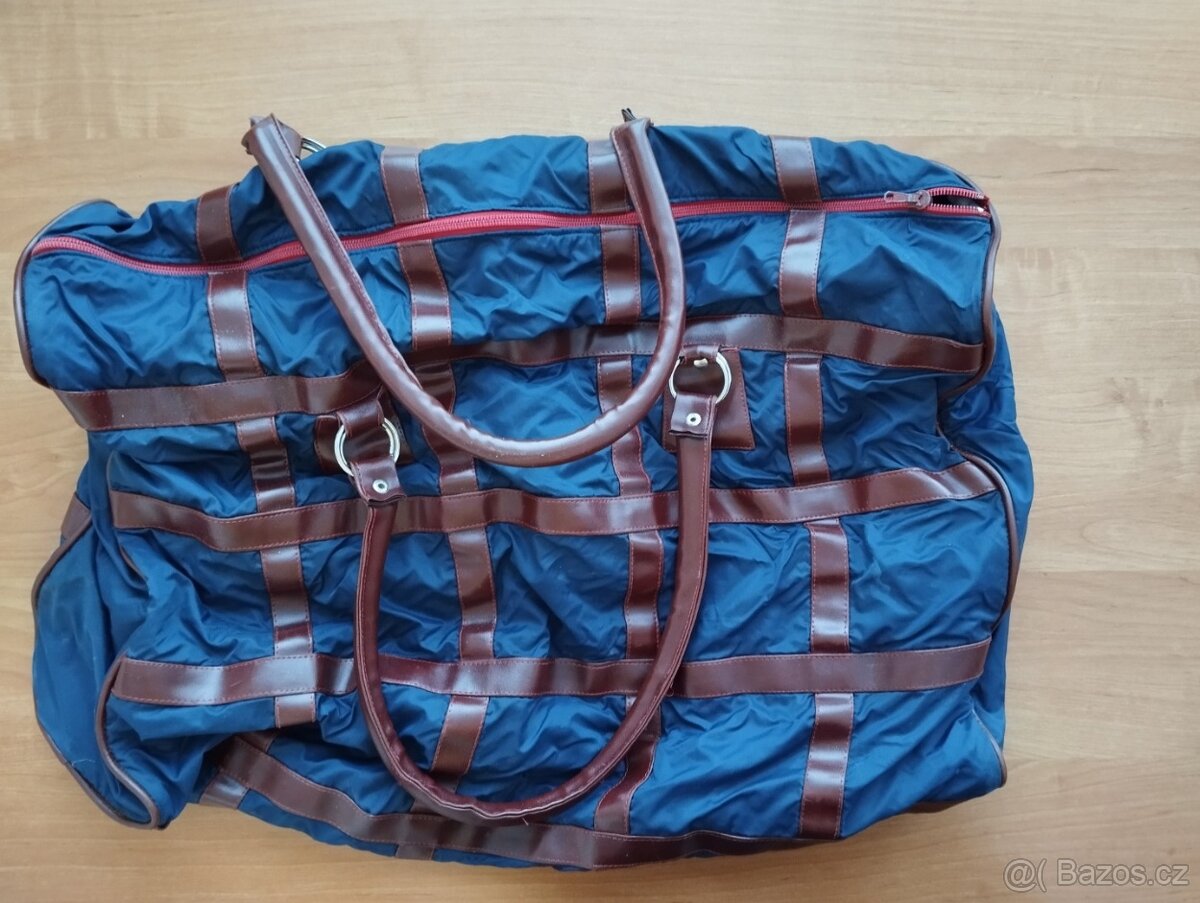 Batohy na záda i do ruky, na notebook, CD disky aj. - 13