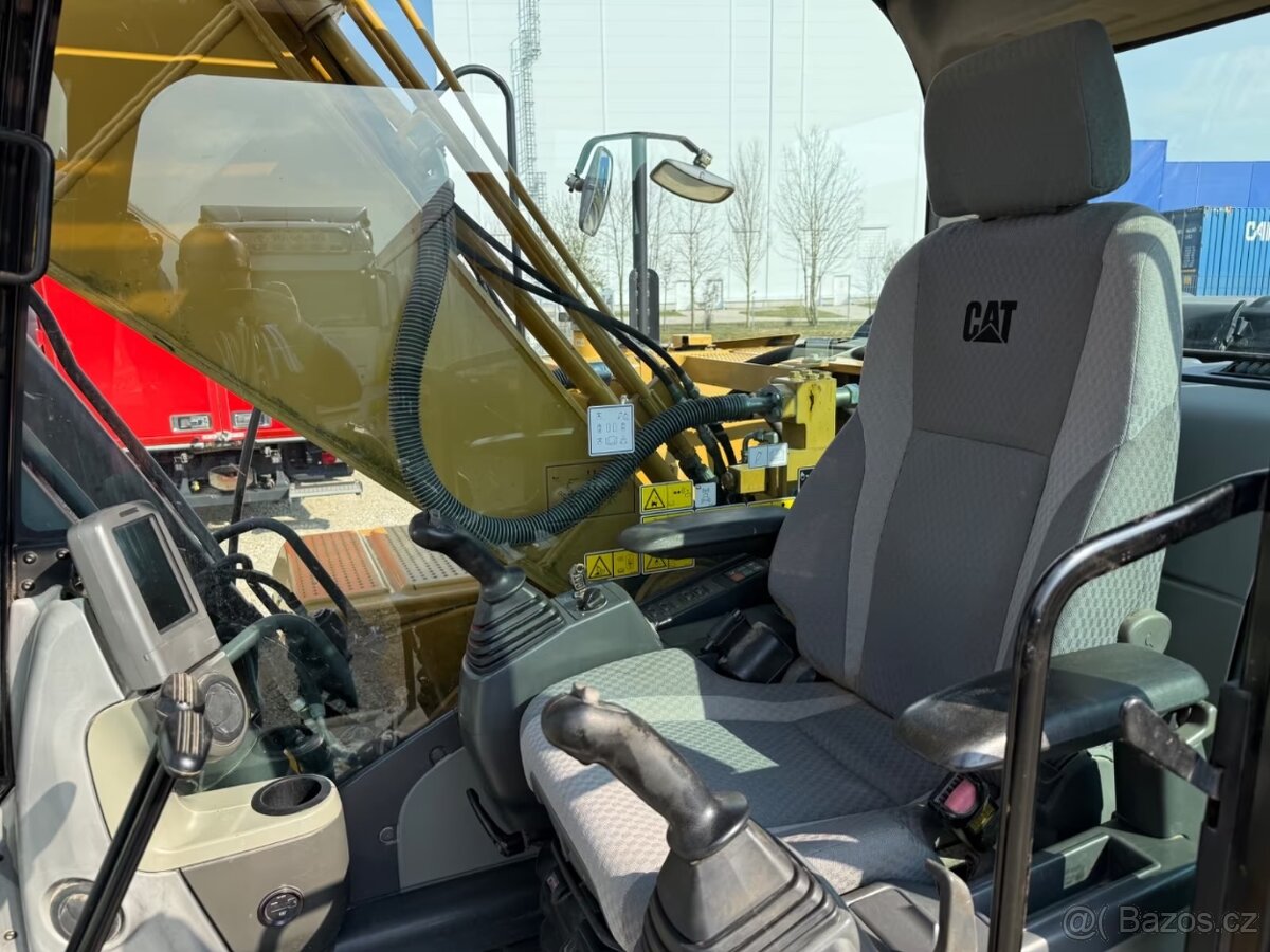 CAT 320 D Pásový bagr - 13