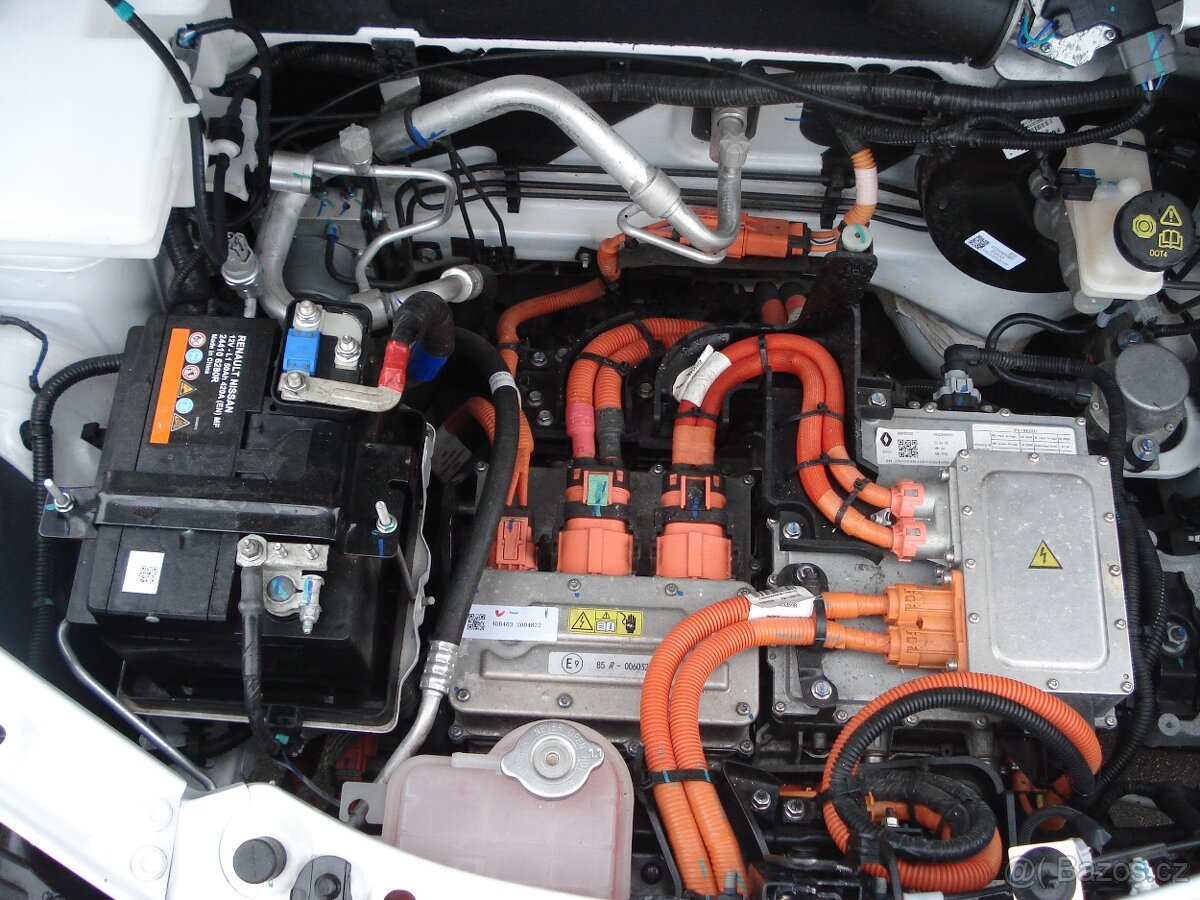 Dacia Spring 48 kW,NOVÁ STK - 13