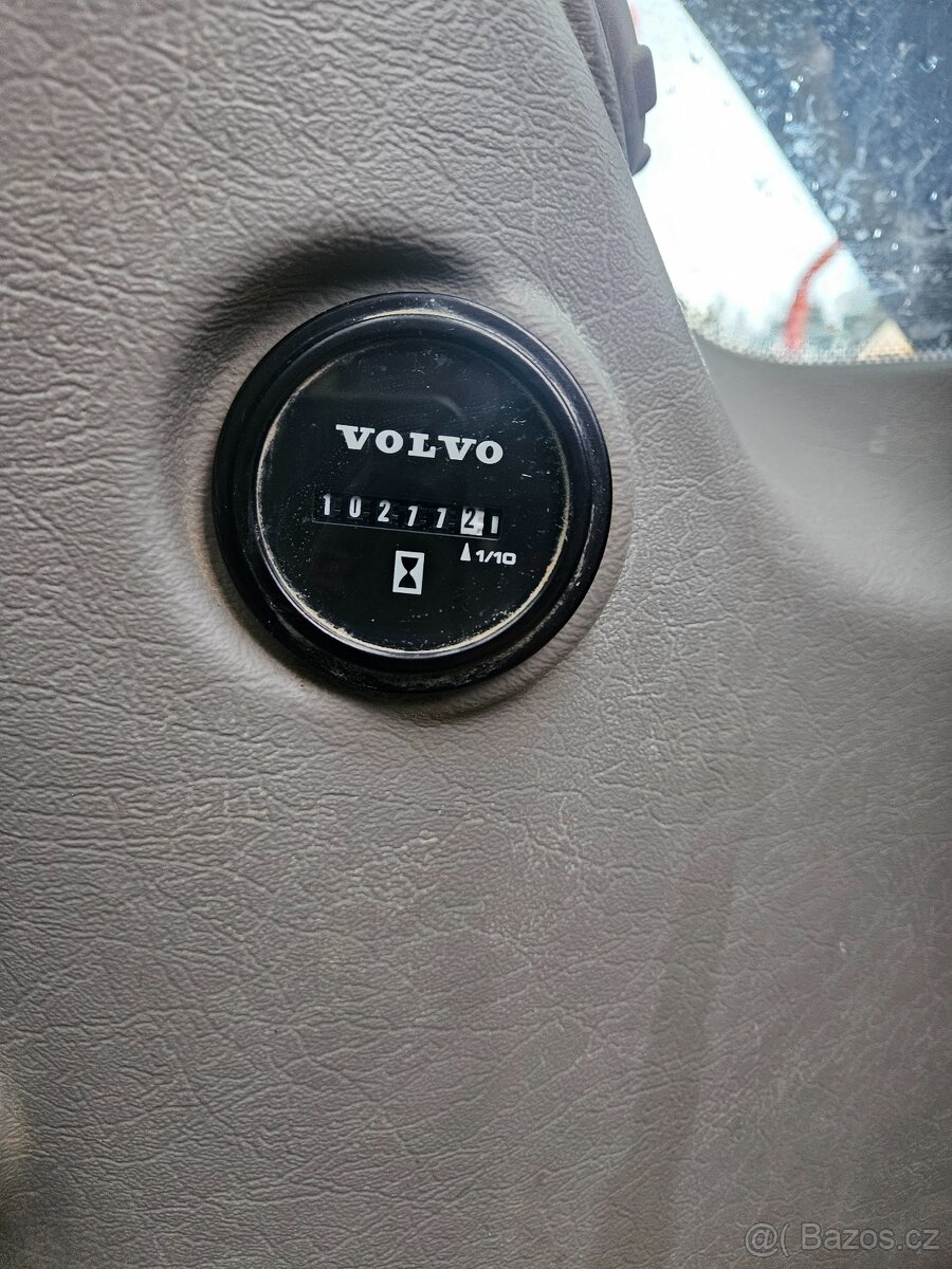 Pásový bagr Volvo EC160e - 13