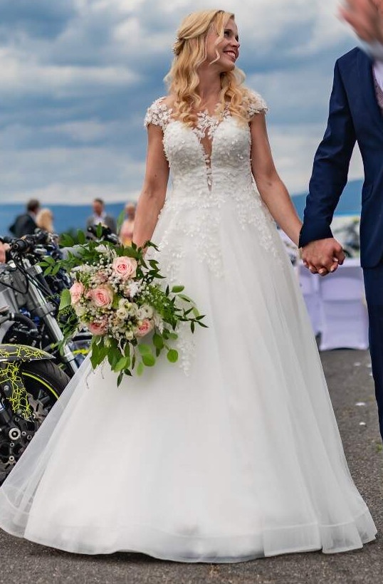Luxusní svatební šaty (původní cen 34tis) vel. 34 - TOP stav - 13