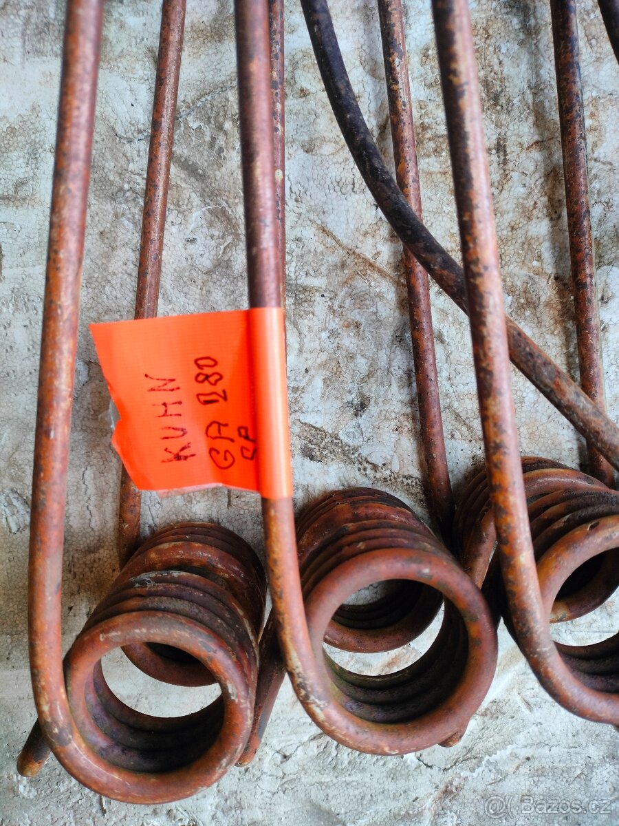 KUHN 280 SHRNOVAČ -- ruzné díly - 13