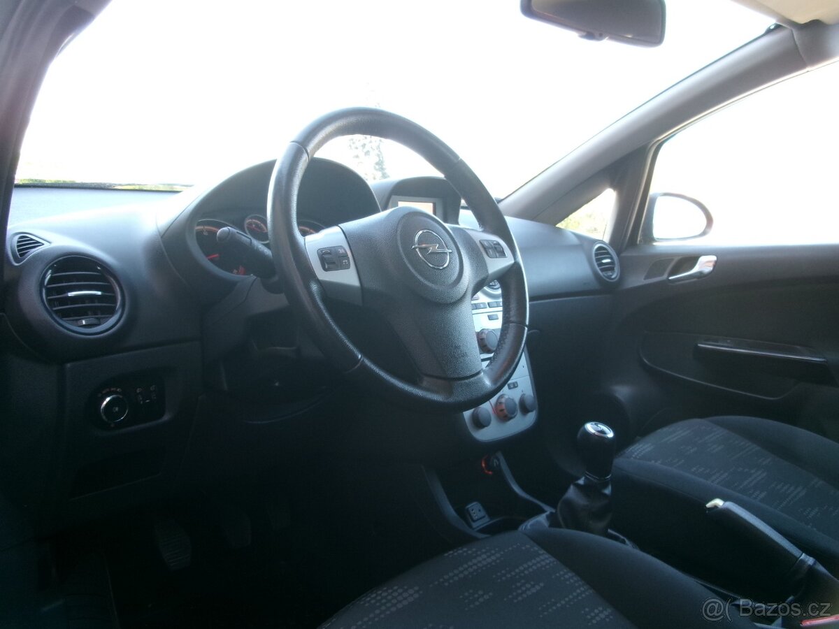PRODÁM Opel Corsa 1.2 16V AC BT USB TEMP - 13