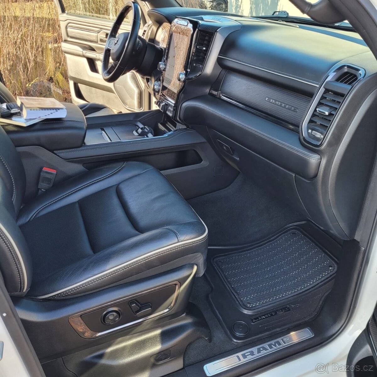 DODGE RAM 1500 LIMITED 2022 5,7 HEMI -DPH NOVA CENA - 13