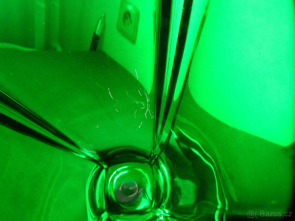ZAJÍMAVÁ VÁZA - HUTNÍ SKLO - 13