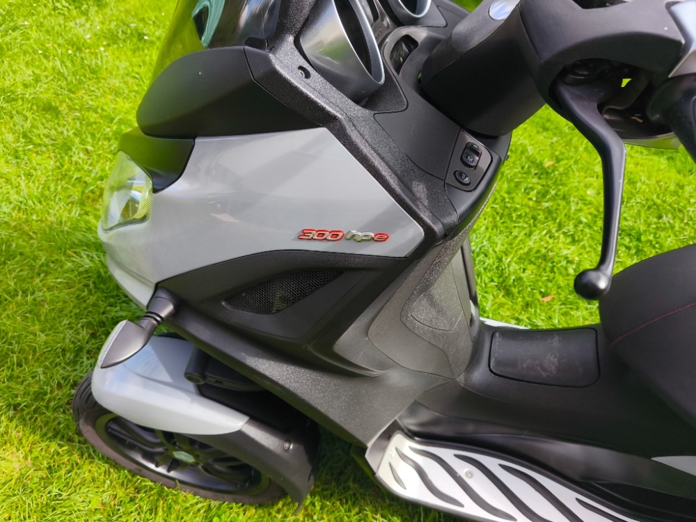 Piaggio MP3 300i.e. LT Sport HPE (2020) TOP stav, po servisu - 13