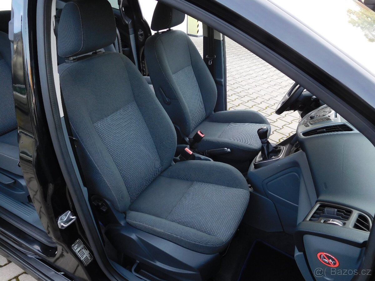 Ford C-Max grand 1,6 benzín - 7 míst - 13