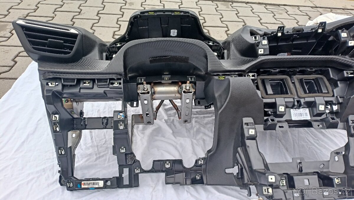 Přístrojová deska,airbag Peugeot 2008 - 13