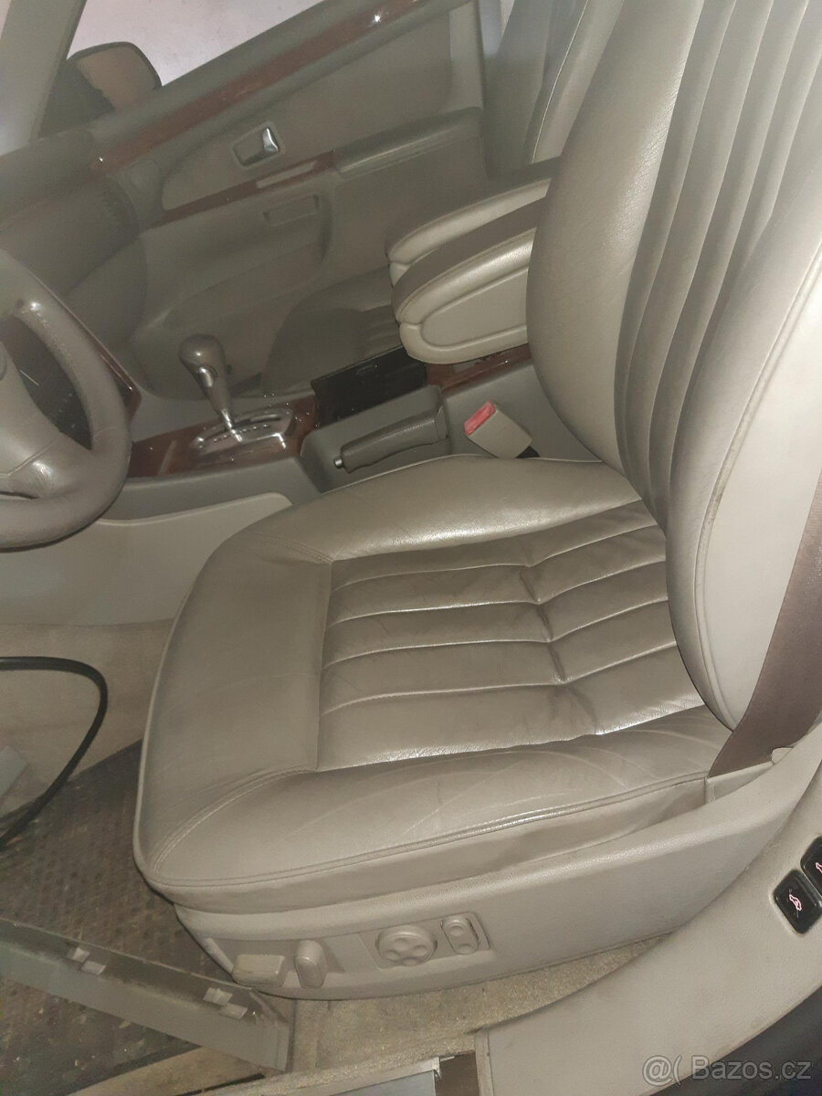 AUDI A8, S8 D2 - sedačky - 13