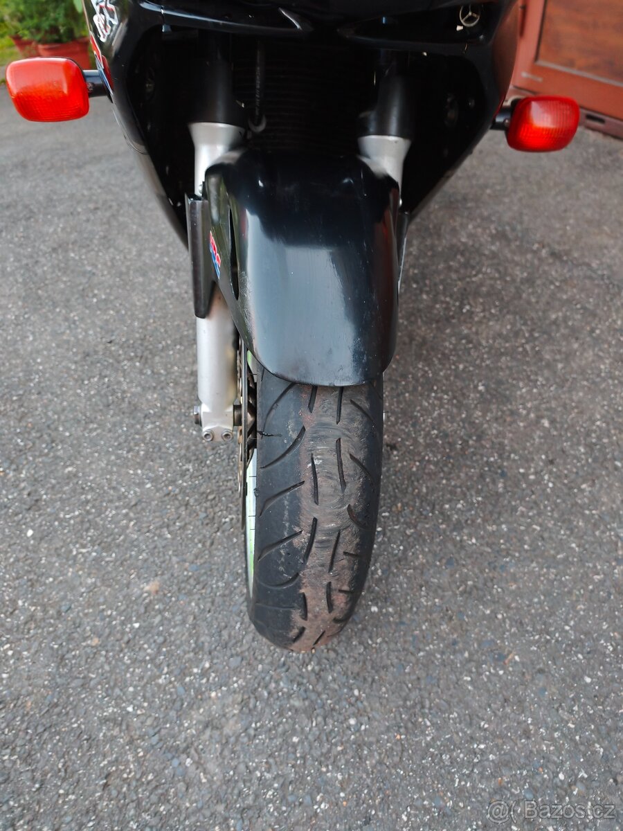 Honda CBR 600F - 13