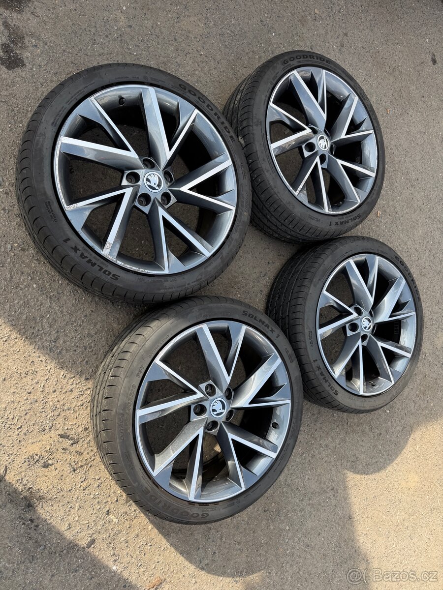 Prodám alu vega +pneu - 13