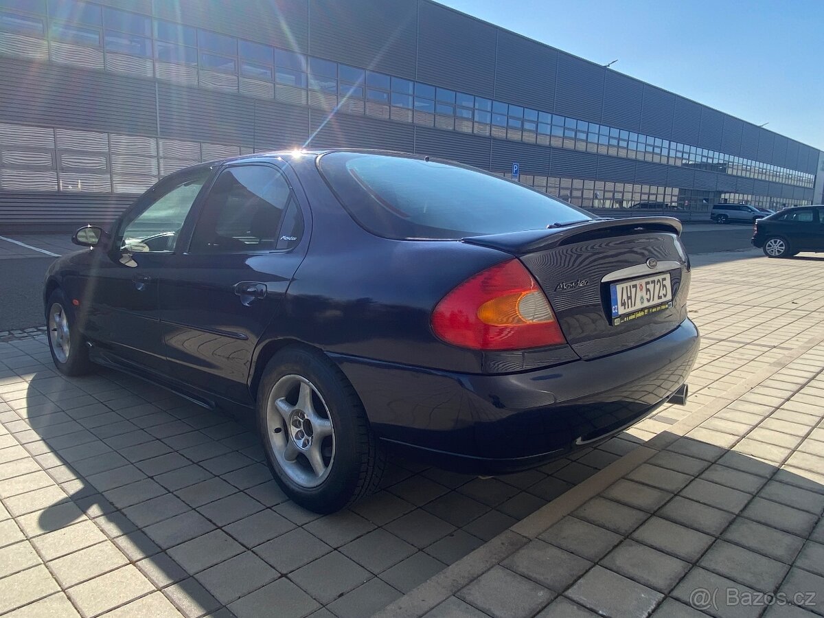 Ford Mondeo 2,5 V6 125kW - 13