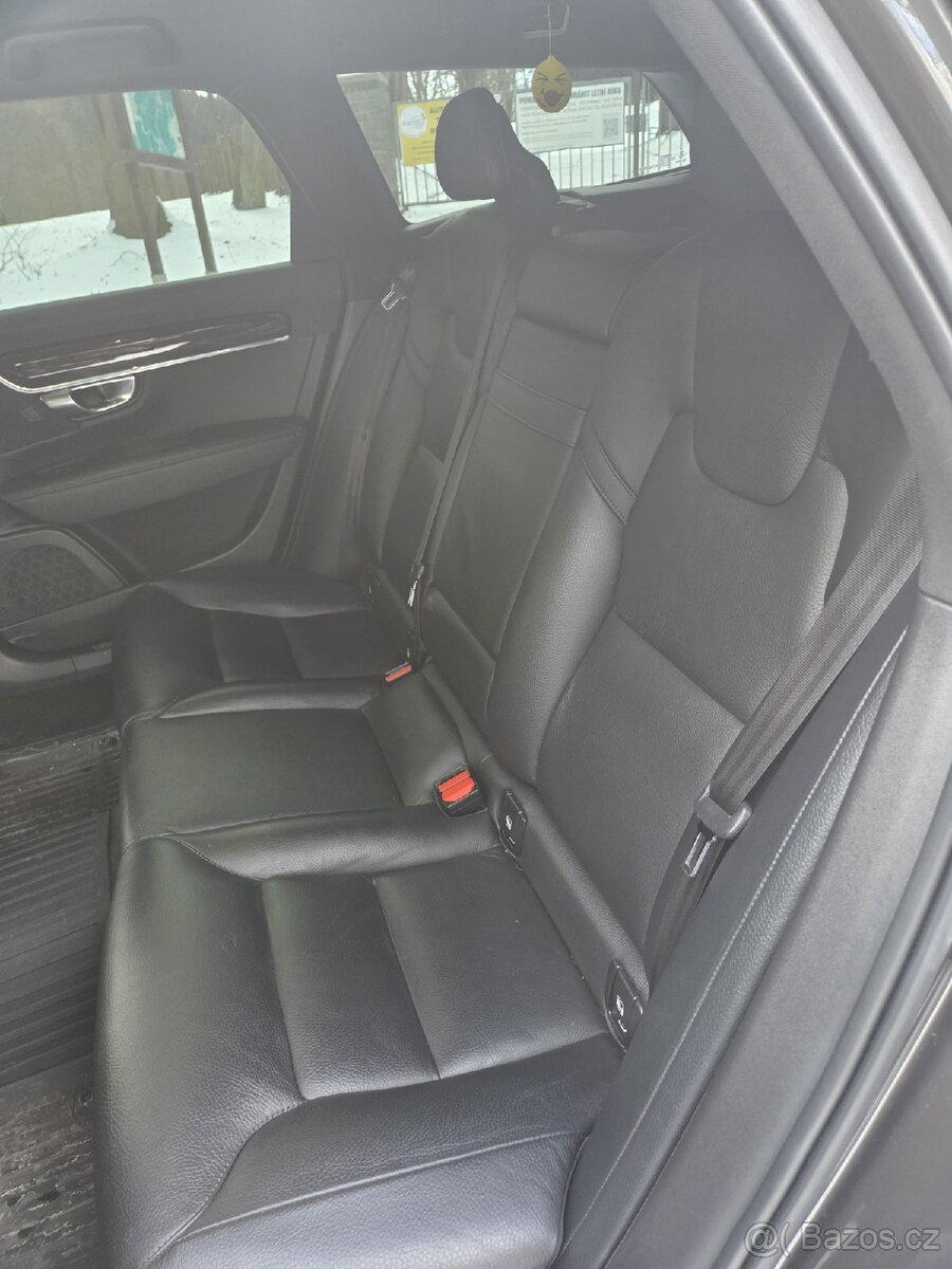 V90 - 13