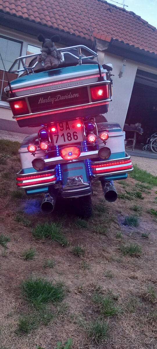 Harley Davidson FLHTCU - 13