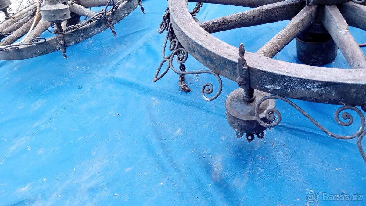 Starožitný lustr z loukoťového kola - 13