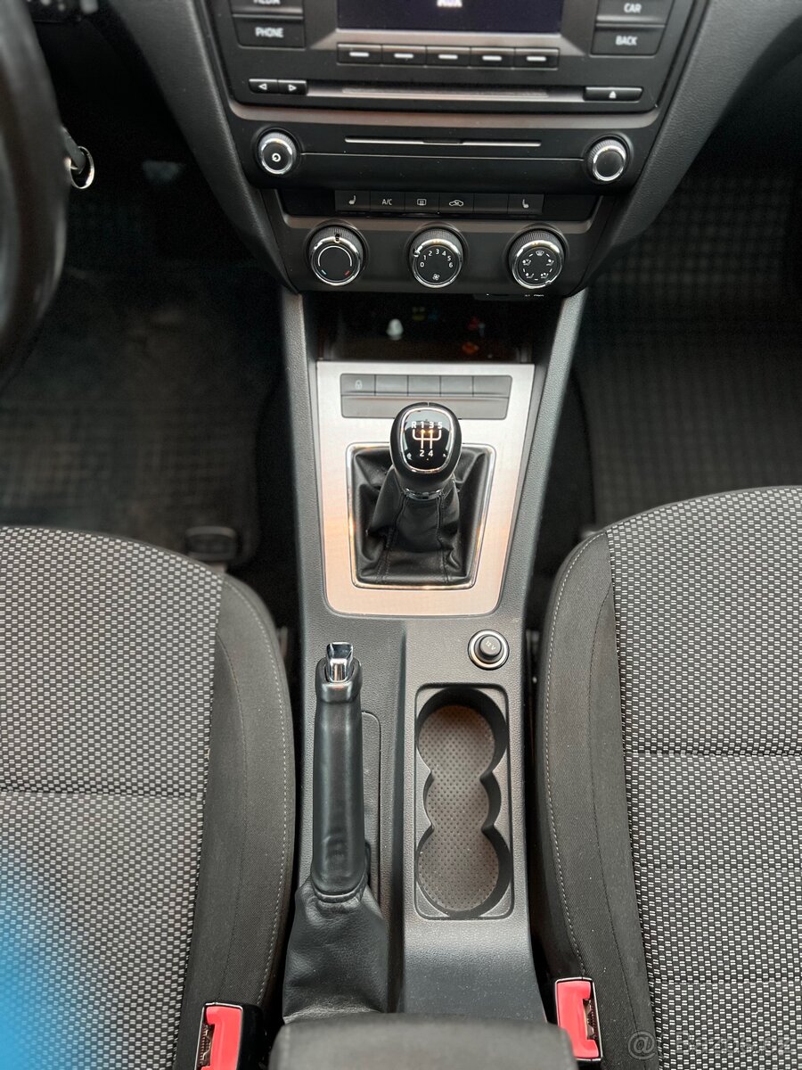 Škoda Octavia A7 1.6 TDI | r. 2013 - 13