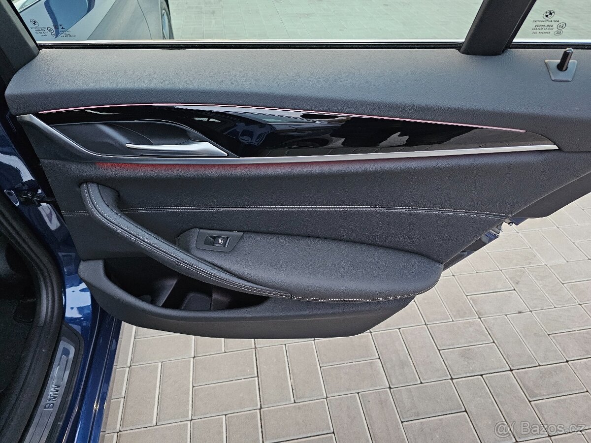 BMW Řada 5, 520d xDrive Touring - 13