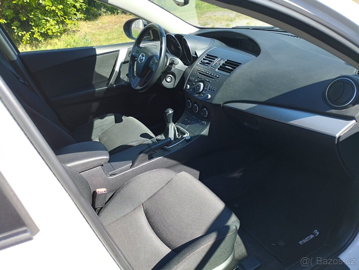 Mazda 3 1.6i + LPG 2013 - 13