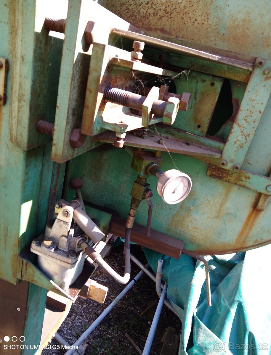 Kmenová pásová pila Lignotech - 13