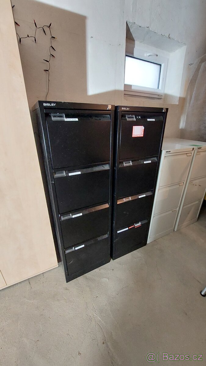 Kancelářský nábytek - 13