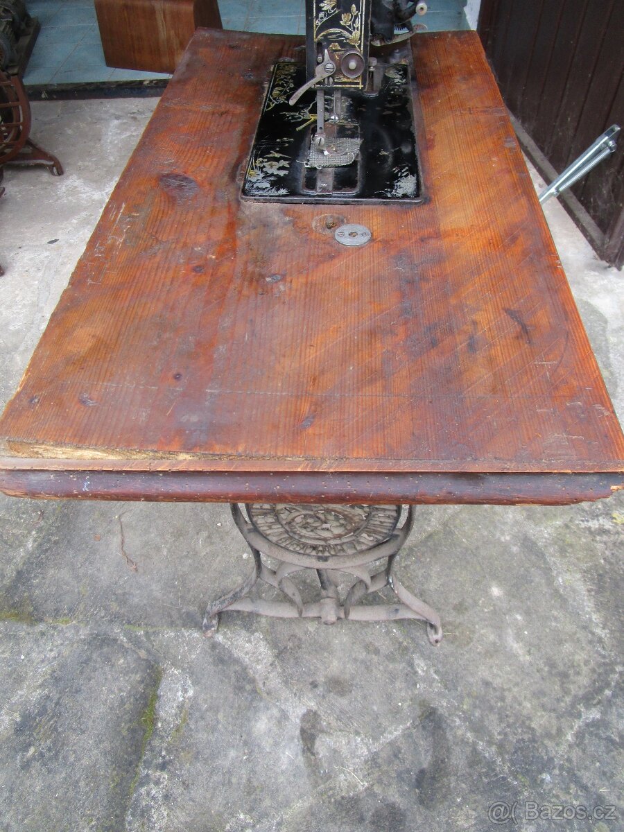 Šicí stroj SINGER , MINERVA - 13