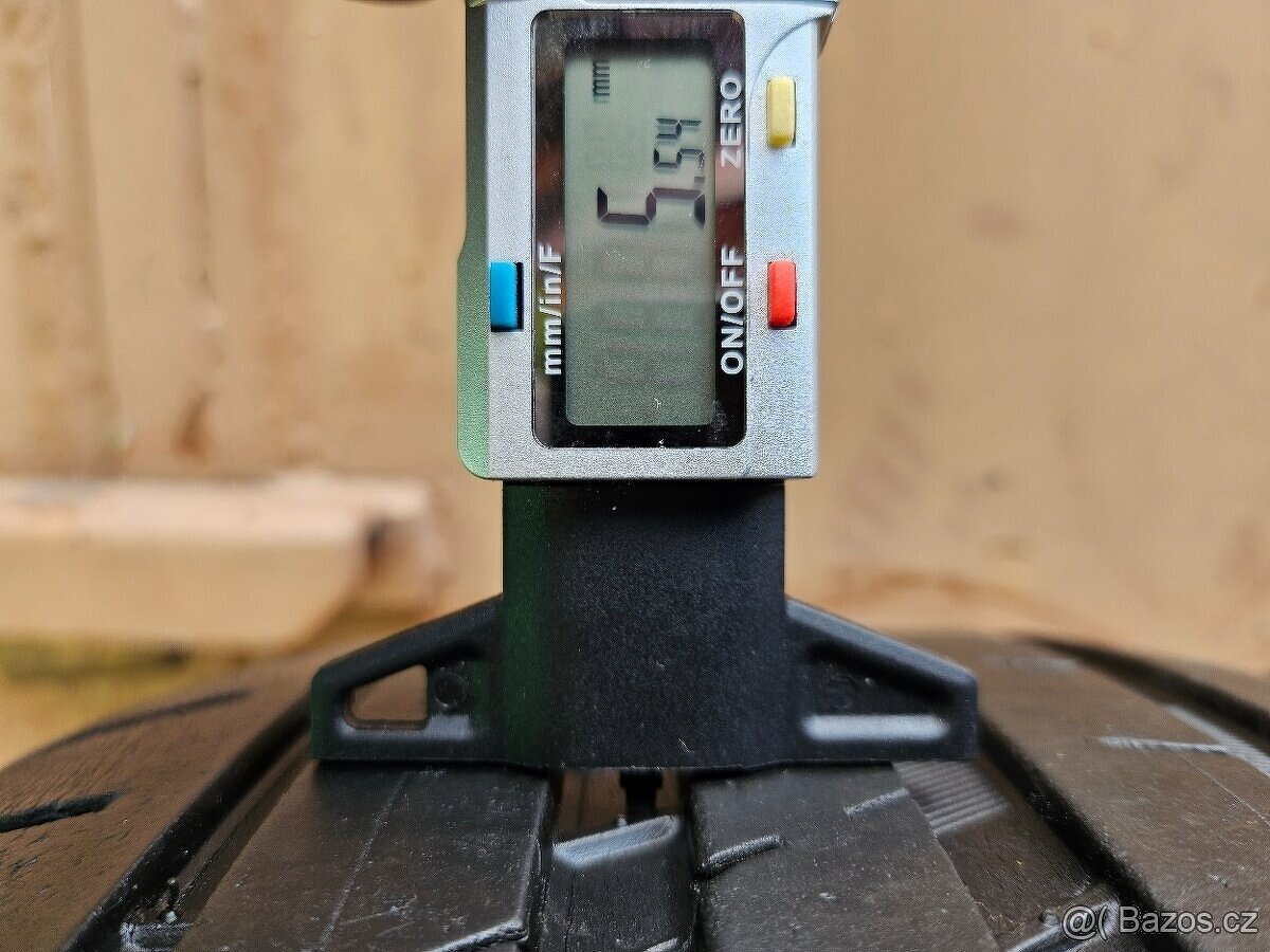 4 Letní pneumatiky Michelin / Vredestein 215/55 R16 - 13