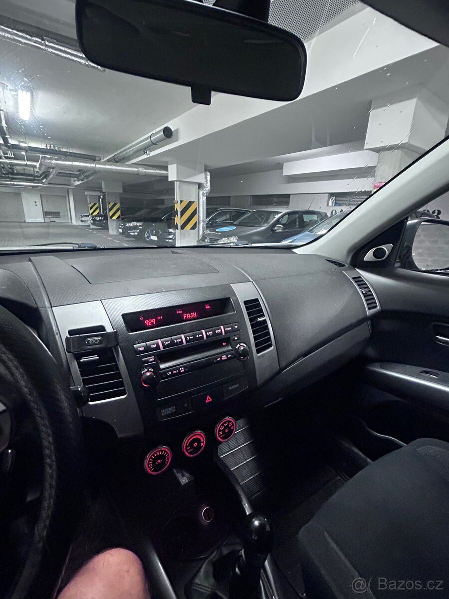 Mitsubishi Outlander 2.0 4x4 - 13