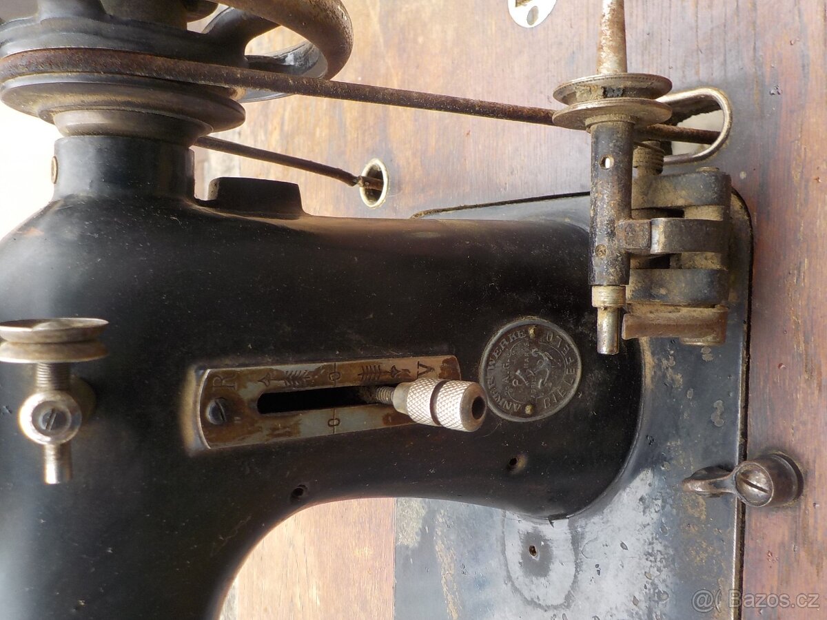 šicí stroj Singer,Royal a ANKER - 13