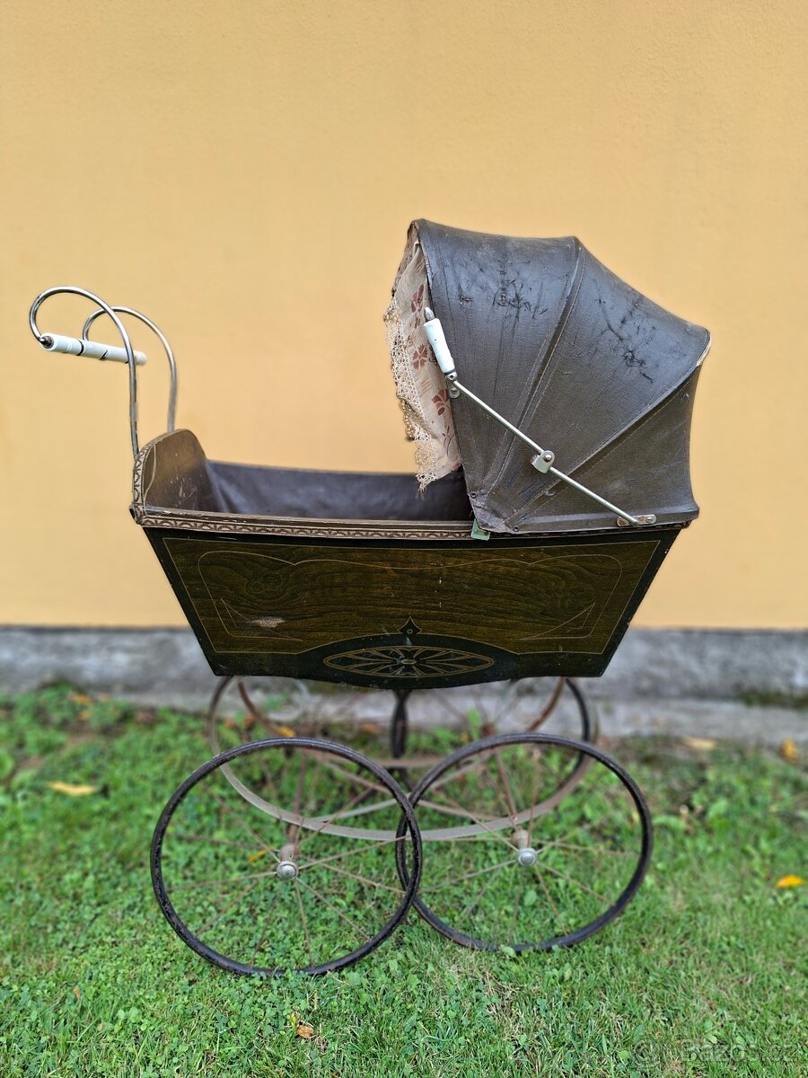Starožitný kočárek pro panenkyč. 490 - 13