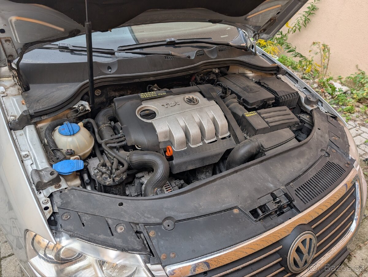 Prodám VW Passat Variant Highline B6 - 13