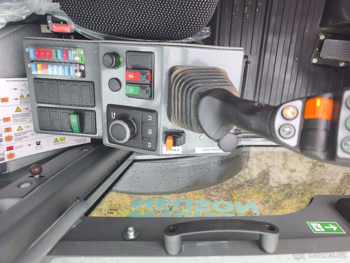 Nový nakladač Wacker Neuson WL60 - 13