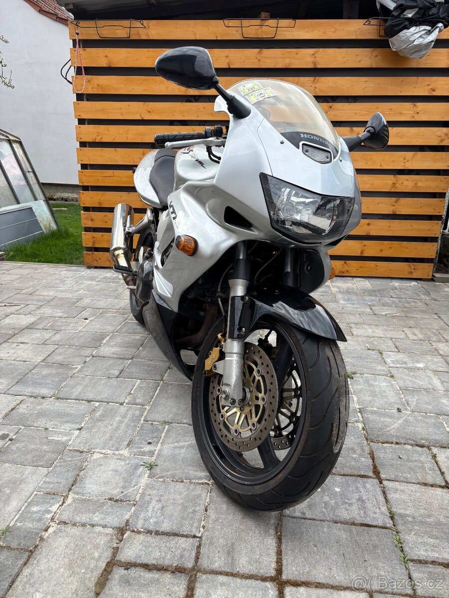 Honda vtr 1000f - 13