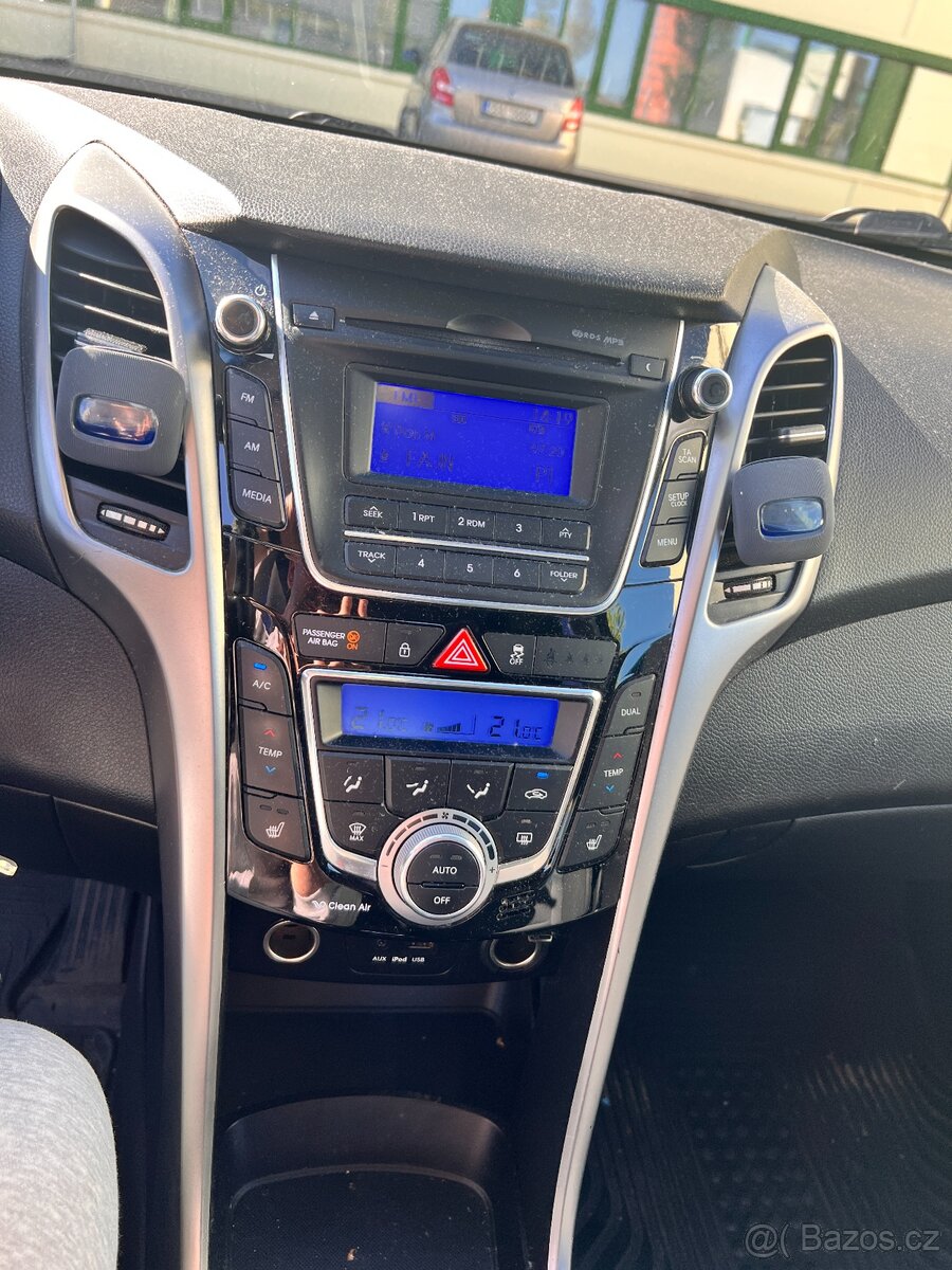 Prodám Hyundai i30 1.6, 88 kW 2012 - 13