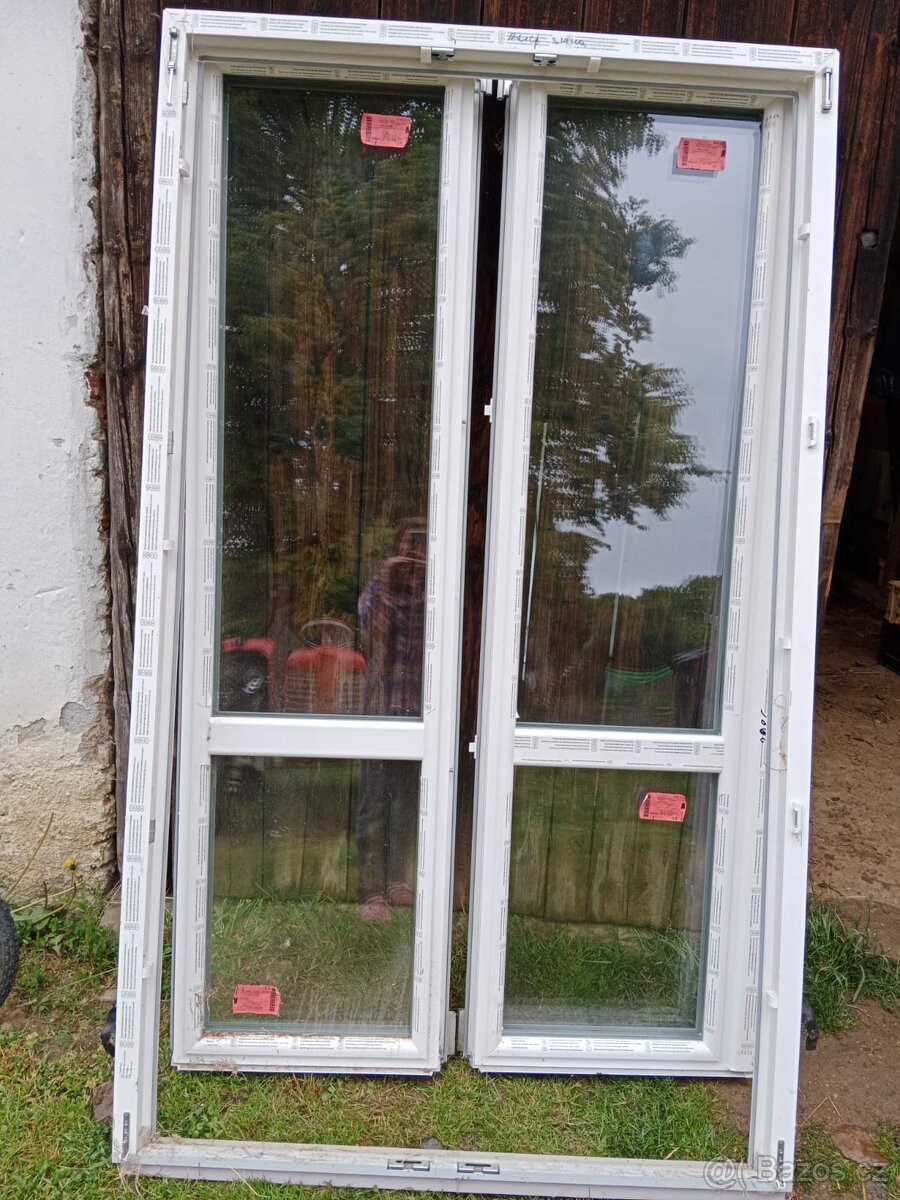 Balkonové dvoukřídlé dveře a okno - 13