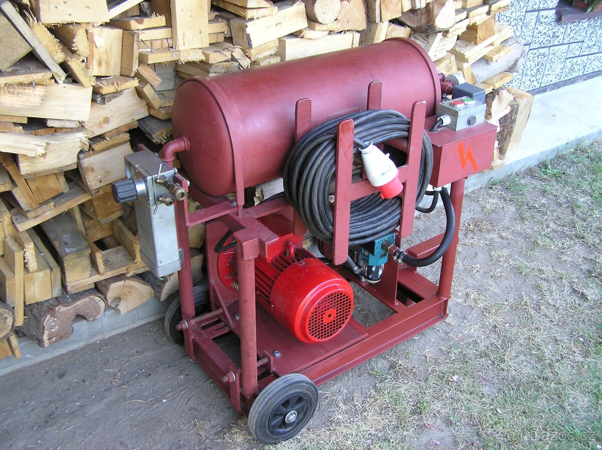 Kompresor, velice pěkně zpracované - 13