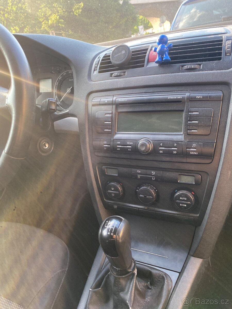 Škoda Octavia 2 na náhradní díly - 13