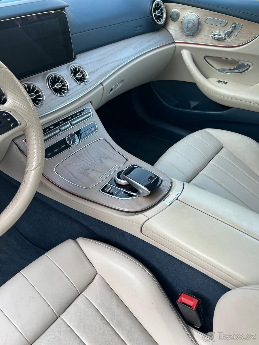 Mercedes-Benz E 400 4 Matic kupé - 13