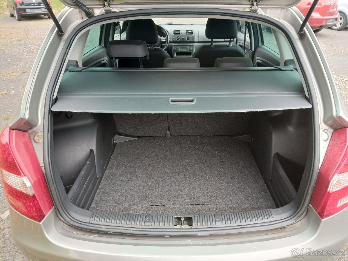 Škoda Fabia II kombi 1.4 16v - 13