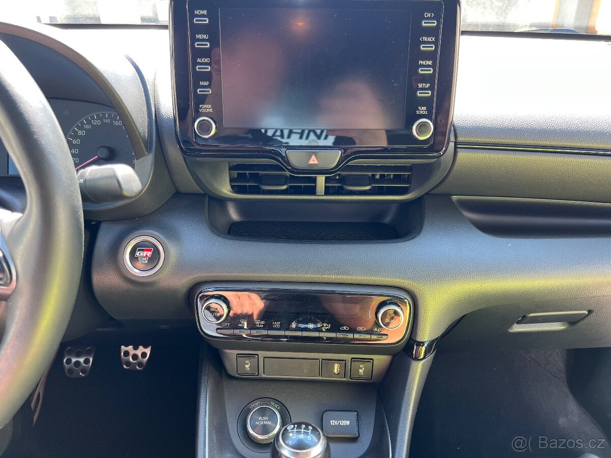Prodám Toyoata Yaris GR four paket Sport, ČR, DPH - 13