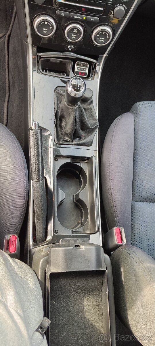 Mazda 6 GG sedan 2007 2.0 benzín - 13