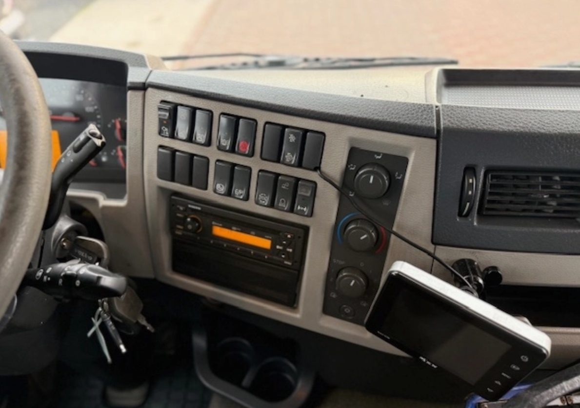 Volvo FE 320 6x2 E6 - valník s HDS - 13