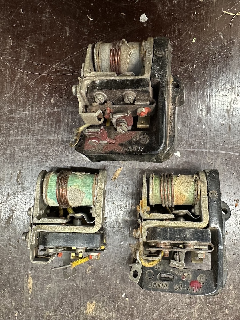 Predám regulátor napatí k zapalovani JAWA ČZ 175 250 350 - 13