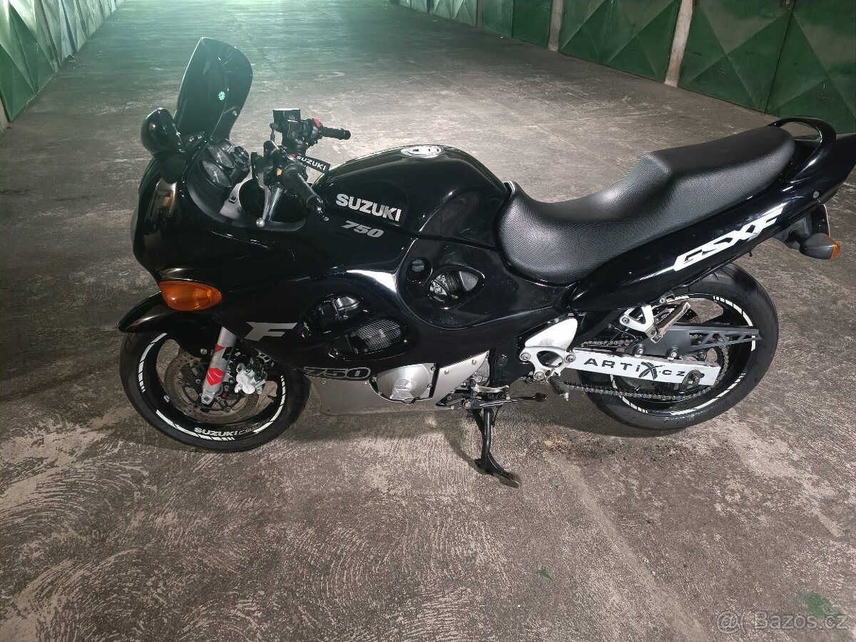 Suzuki GSX 750f katana - 13