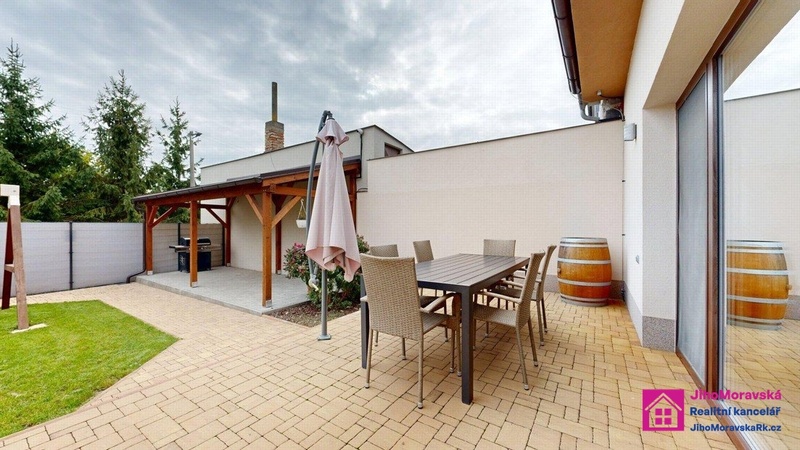 Prodej rodinného domu s dvěmy byty 3+kk, 214 m², Břeclav - C - 13