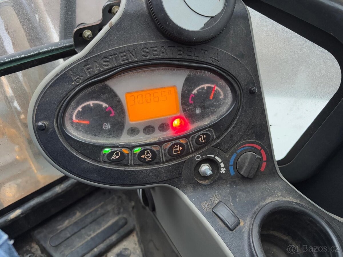 Pásové rypadlo / bagr / Bobcat E35 / hmotnost 3.4 t - 13