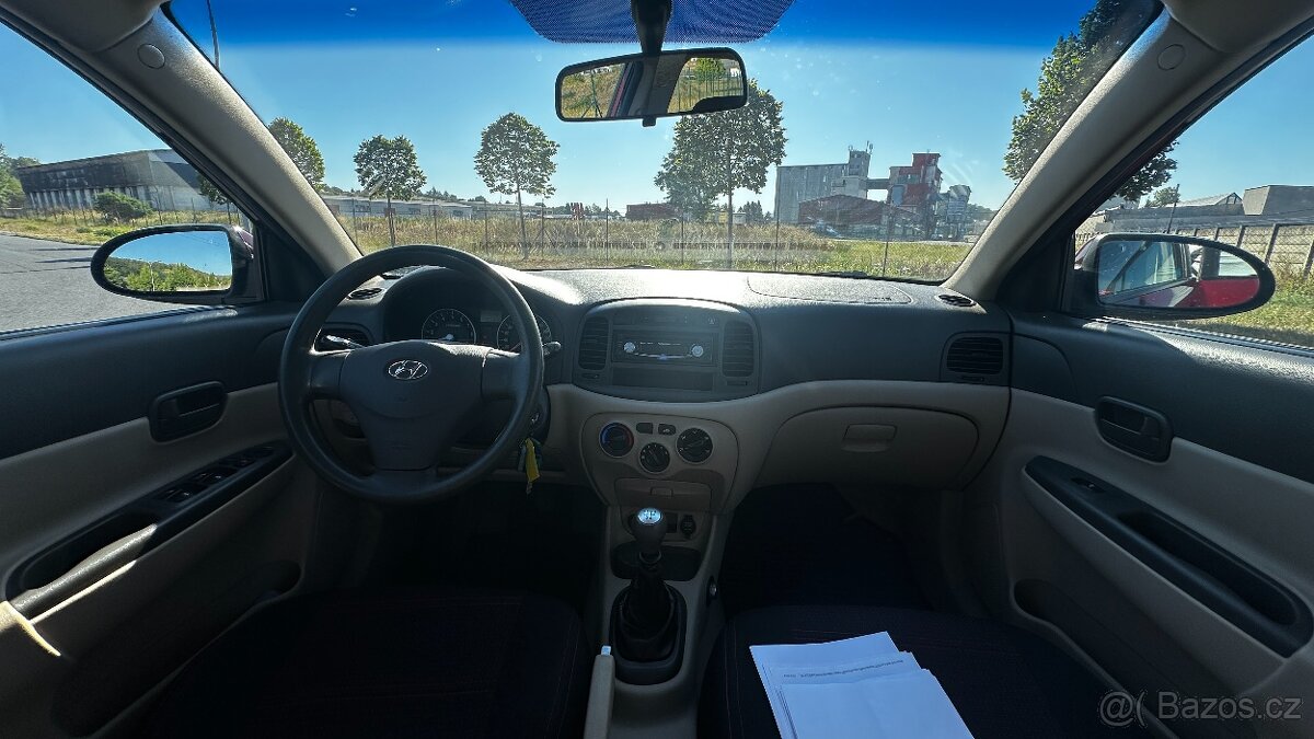 HYUNDAI ACCENT 1.4 - 13