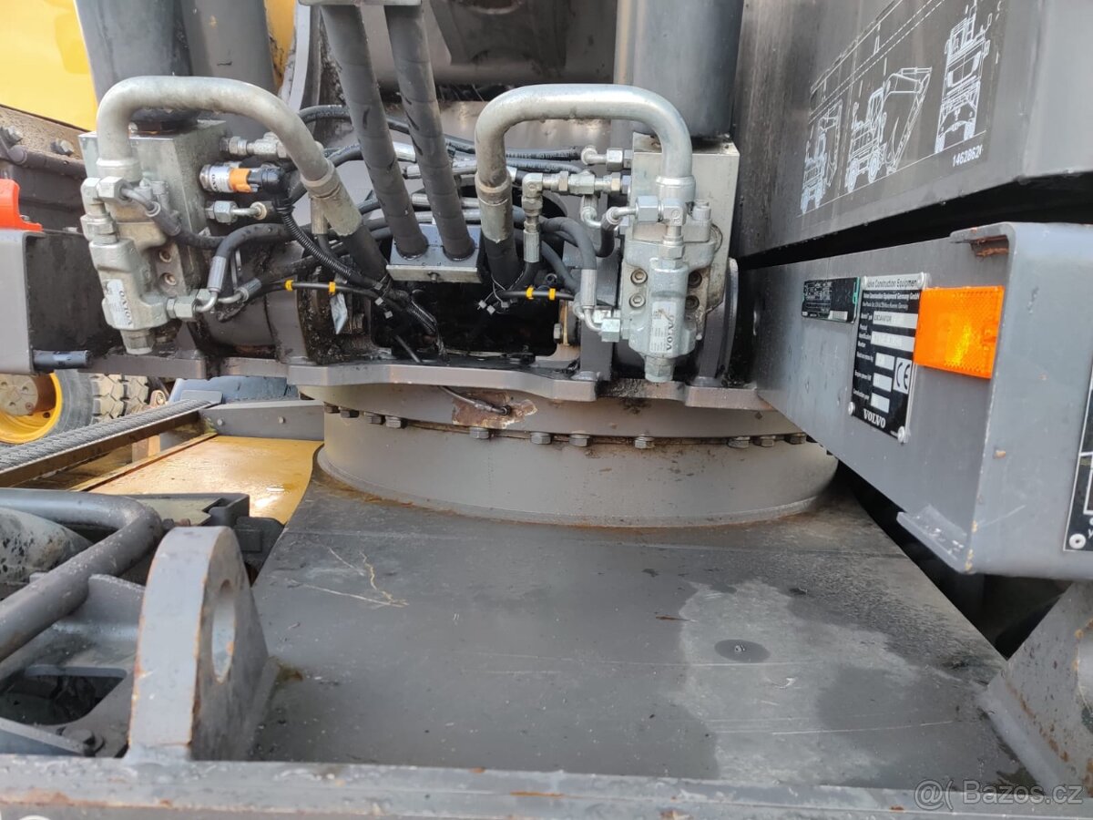 Kolový otočný bagr VOLVO EW 160 E - 13