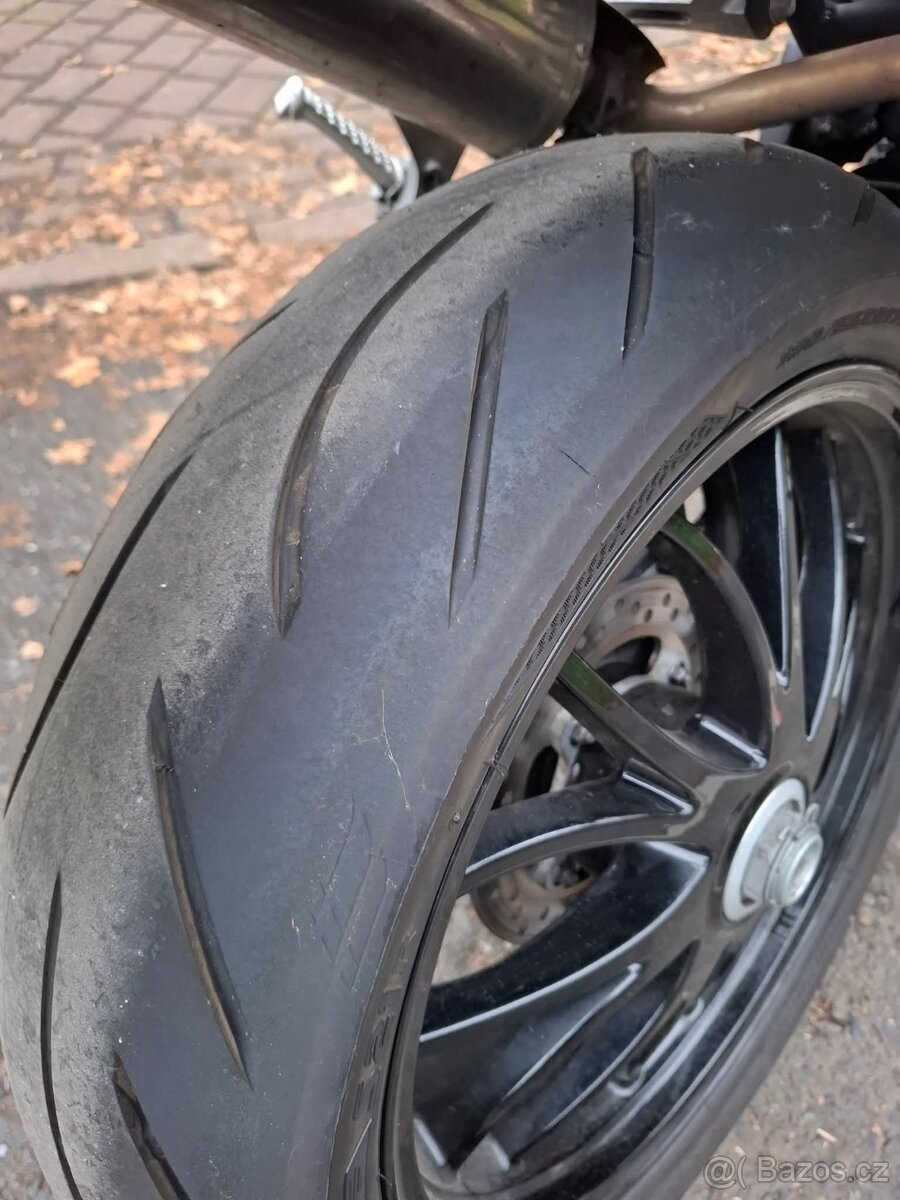 TRIUMPH Speed Triple 1050 - 13